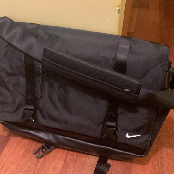 Nike Other - Nike laptop bag